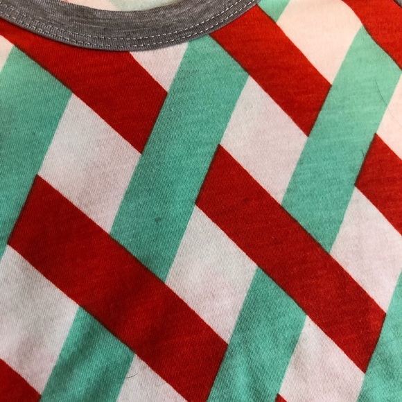 LuLaRoe Randy T-shirt - Picture 4 of 4